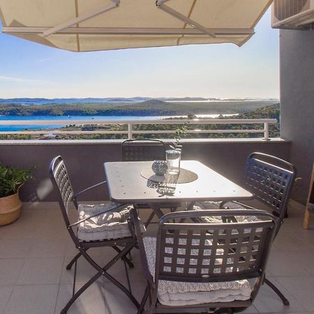 Apartment Sea View シベニク エクステリア 写真