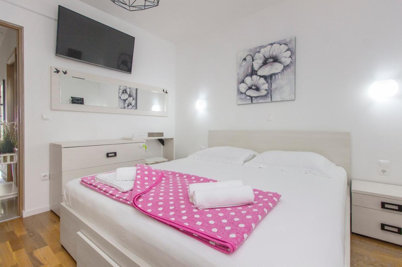 Apartment Sea View シベニク エクステリア 写真