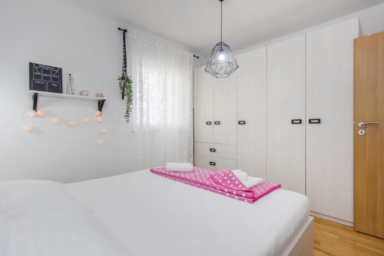 Apartment Sea View シベニク エクステリア 写真