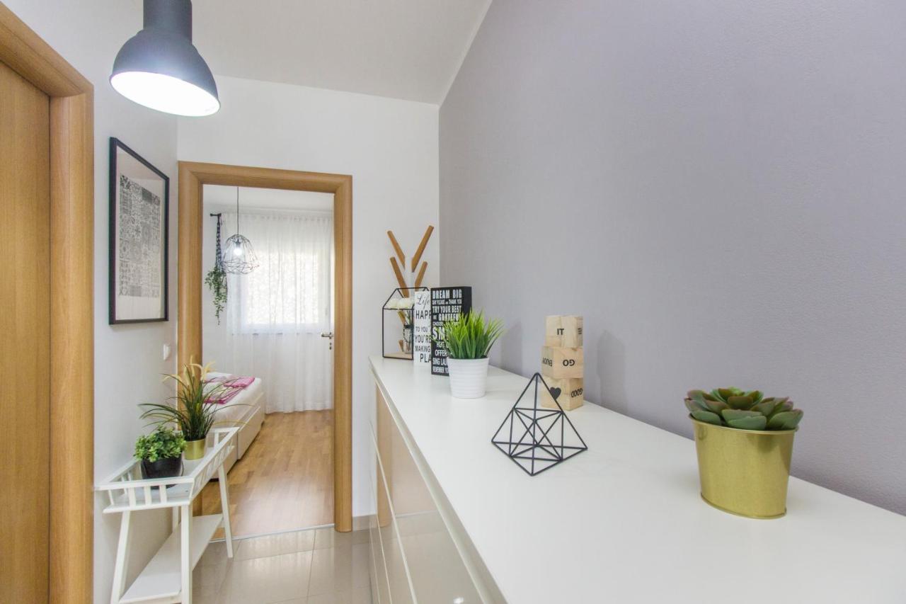 Apartment Sea View シベニク エクステリア 写真