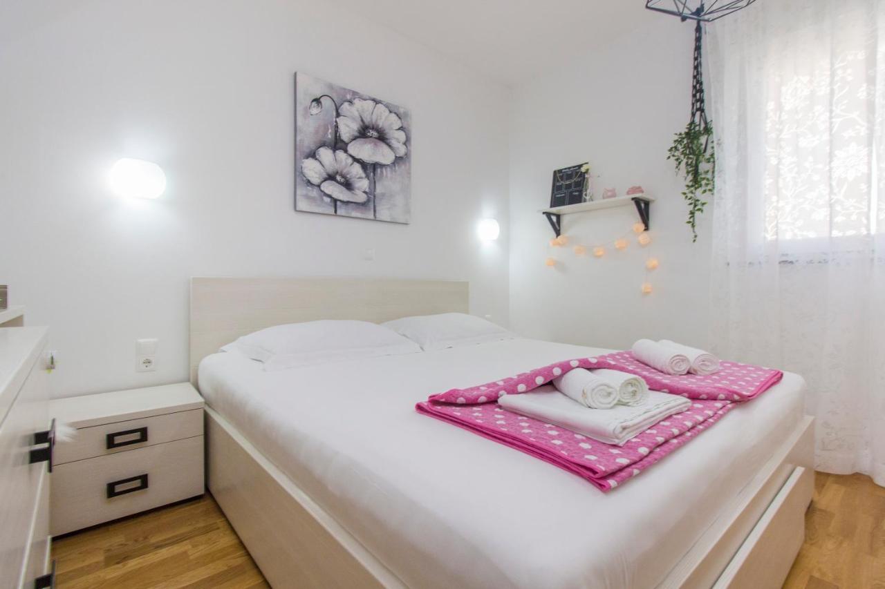 Apartment Sea View シベニク エクステリア 写真